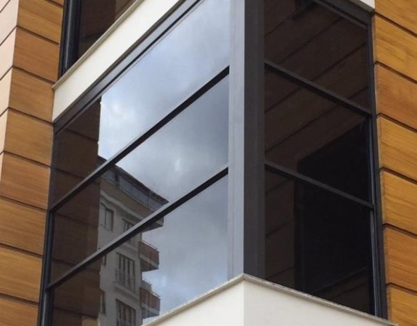 Giyotin Cam Sistemleri ile Mekânlarınızı Modernleştirin